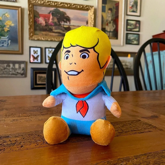 Scooby Doo Fred 7” plush toy - Picture 2 of 6